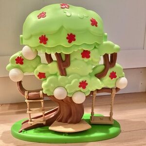 Bluey Treehouse Playset with Bluey Bingo Figures Table and Stools Accessory Set